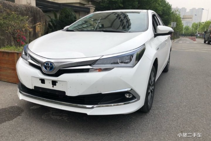 卡罗拉 2017款 改款双擎 1.8L E-CVT精英版